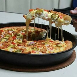 Arabian Gold Pizza