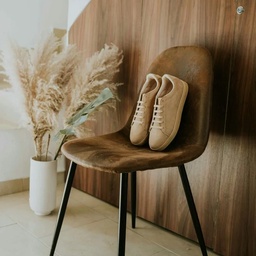 RIAZ FURNISHERS (PVT) (LTD