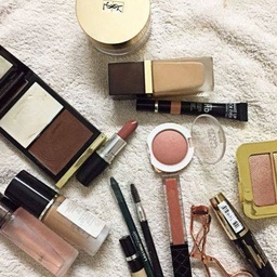Glosses N Glimmers